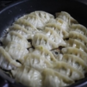 餃子の焼き方